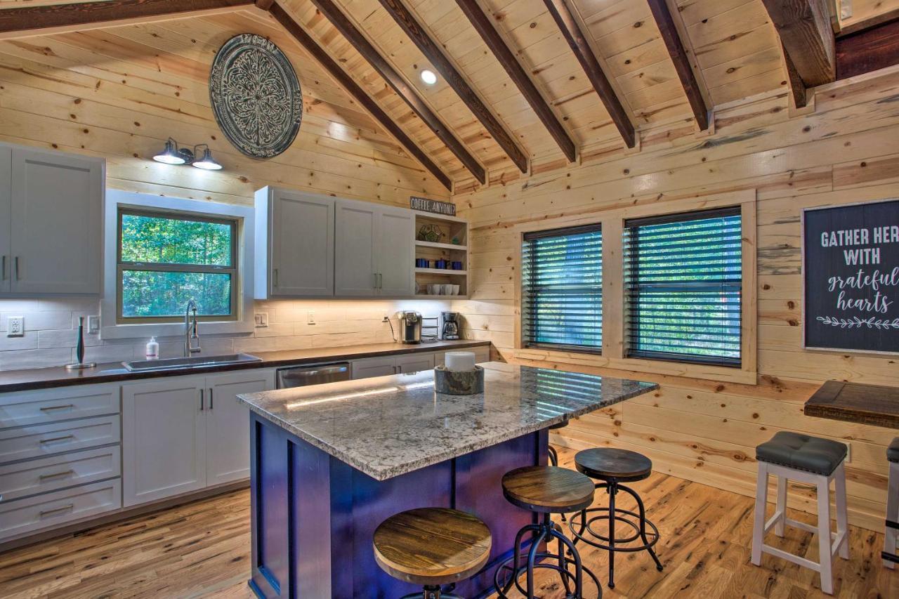 Luxe Broken Bow Cabin Game Room, Fire Pit And Deck! Esterno foto
