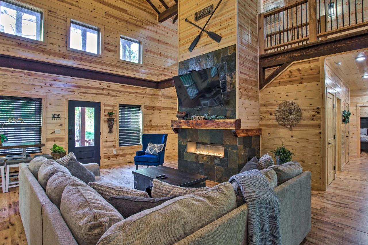 Luxe Broken Bow Cabin Game Room, Fire Pit And Deck! Esterno foto