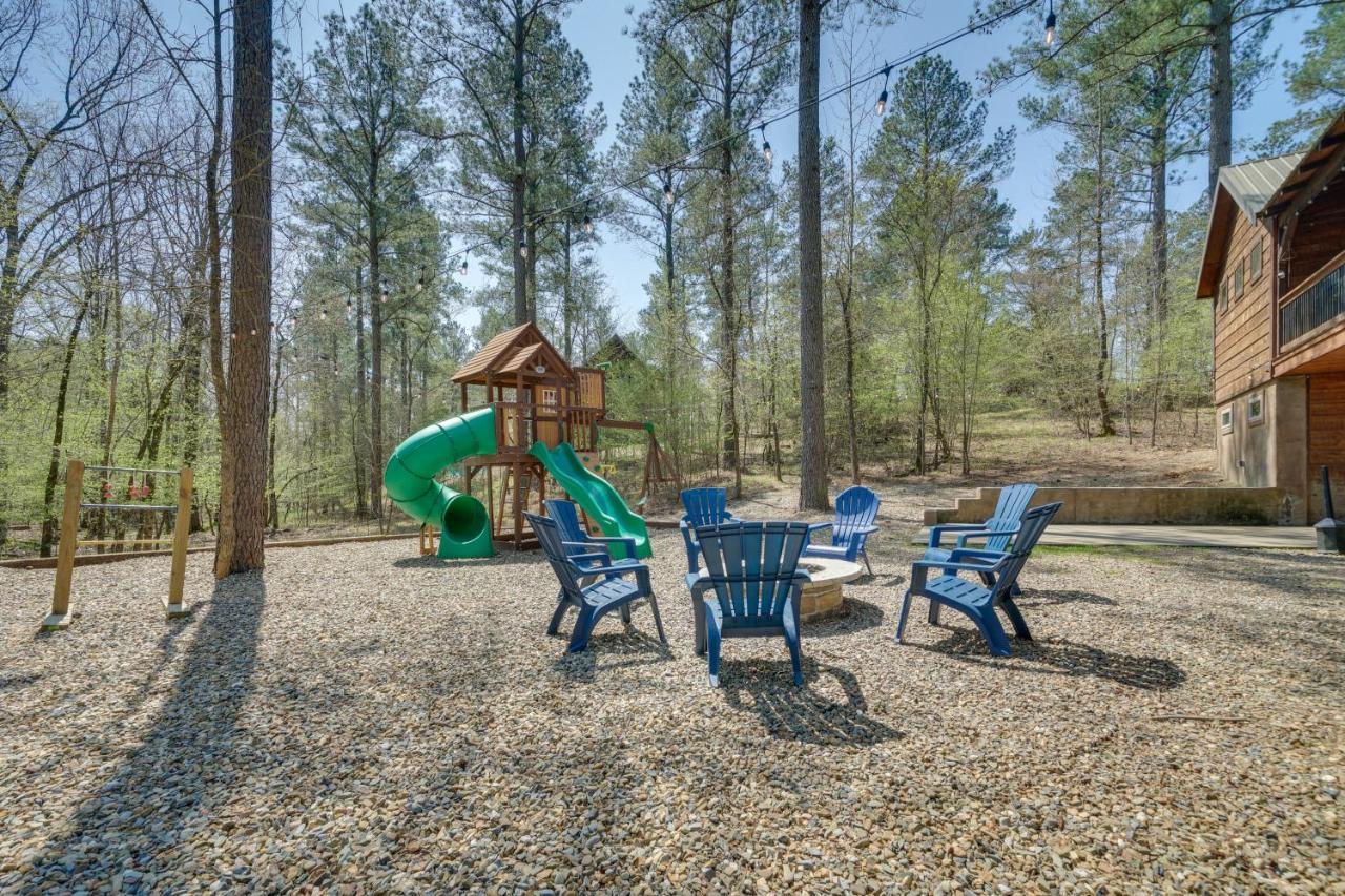 Luxe Broken Bow Cabin Game Room, Fire Pit And Deck! Esterno foto
